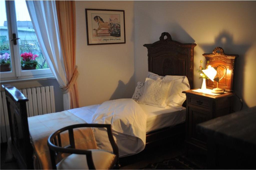 Villa Calcaterra Cameri Habitación foto